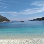 Vasilikos -green Poros Village Вилла