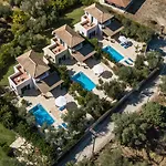 Вилла Vasilikos -green Poros Village *