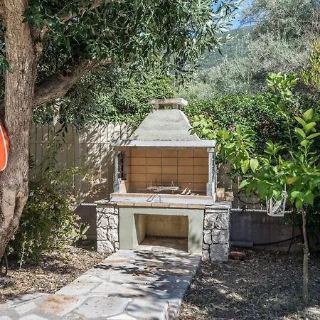 Vasilikos -green Poros Village וילה *